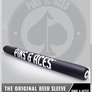 NWT Pins & Aces 7-Can Beer Sleeve